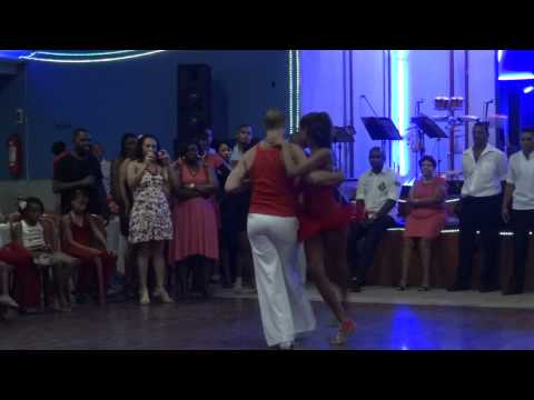 Ângelo Petersen e Aline Moreira-Samba_Salsa-Baile das Rosas-09/12/2011.MTS