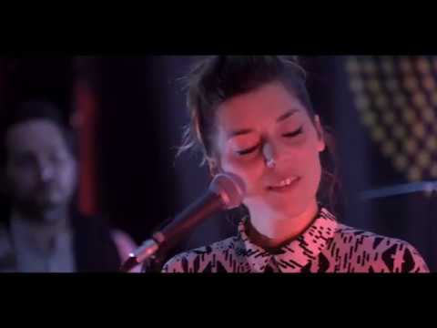 Sara Jane Ceccarelli - Del tempo che passa la felicità / Motta (Live)