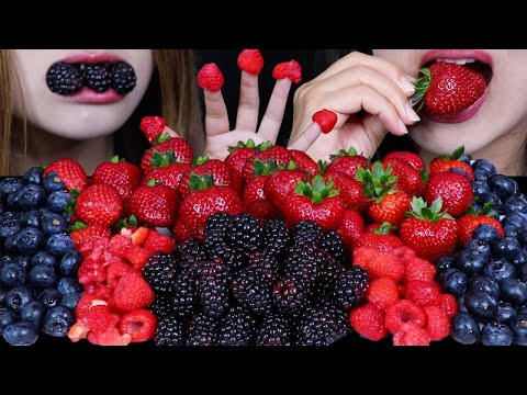 EATING ONLY BERRIES! BLACKBERRIES, RASPBERRIES, STRAWBERRIES, BLUEBERRIES