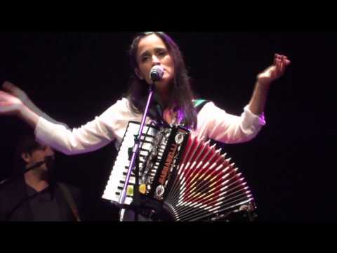 Julieta Venegas - Sin Documentos [Video HD]