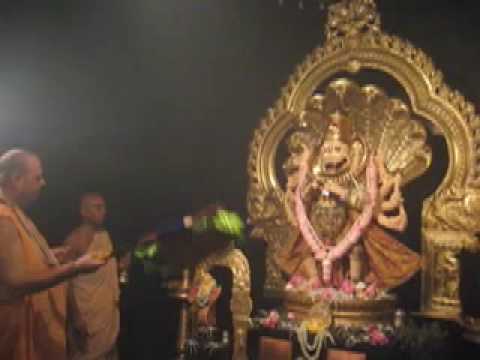 Mangala aroti on Nrisimha-Chaturdasi day in Mayapur