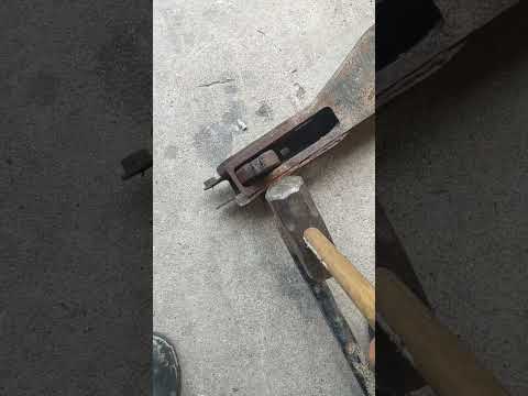 GM Torsion Bar Key Removal