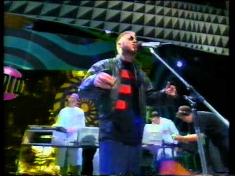 808 State vs MC Tunes - Tunes Splits The Atom  (Live 1990)