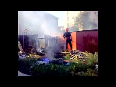 Doua garaje au ars din cauza unui barbat din Mehadia