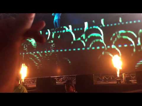 Dimitri Vegas & Like Mike - The Hum! Creamfields Chile 2015