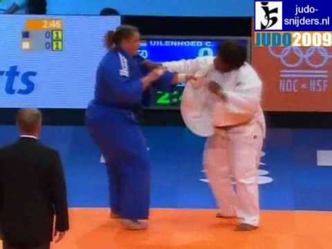 Judo 2009 Rotterdam: Carola Uilenhoed (NED) - Aminata Diatta (SEN) [+78kg].