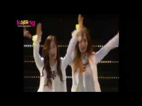 140322 Girls' Generation ( SNSD ) - Genie (HEC Kpop Festival 2014 in Vietnam) ( by Keeng.vn )
