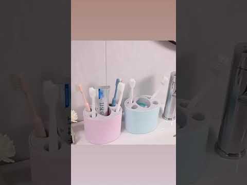 Plastic toothbrush holder