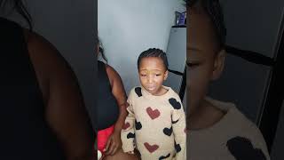 Kabva kadzikira kuita kamwana kadiki.nhasi ndakubudisirai face yake cz arinani