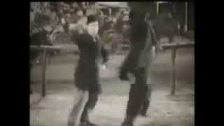 نسخة من Laurel & Hardy dance to Mohamed Mounir's song  2012 محمد منير - شتا
