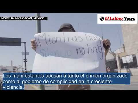 Protestas estallan tras el asesinato del alcalde mexicano Carlos Manzo.