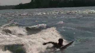 preview picture of video 'Surfing the Lachine Rapids'