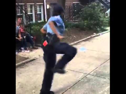 Washington cop does the double dutch