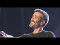 Daniele Silvestri sings, 'Le cose in comune'.