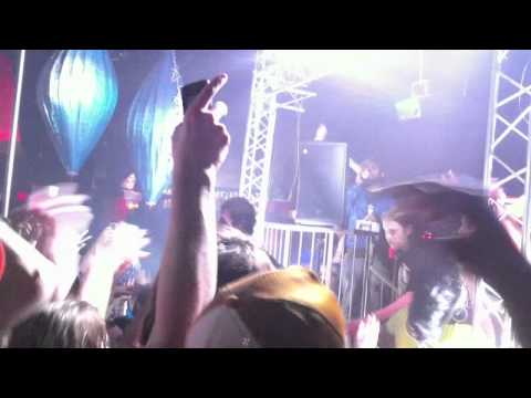 Bingo Players playing Sandro Silva & Quintino - Epic W/ WeAreYourFriends, WheresYourHeadAt & Song 2