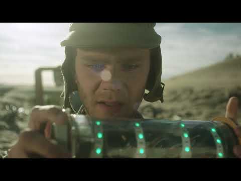 afbeelding Everything Beautiful Is Far Away