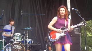 Hannah Georgas - &quot;Chit Chat&quot; @ Osheaga Music Festival ( August 1st 2010 )