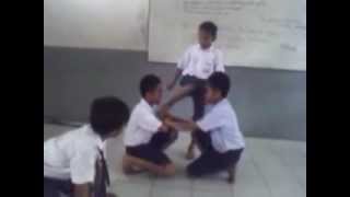 preview picture of video 'B-Boy DAffa,Anak SMP Al-Azhar Palu (The legend)'