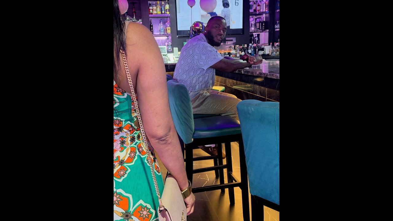 When Jmo picks up something THICK at the bar!