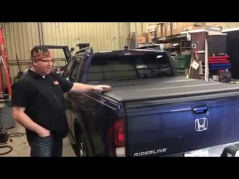 2017 Honda Ridgeline Extang Encore tri-folding truck bed cover
