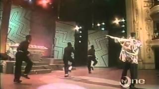 DJ Jazzy Jeff &amp; The Fresh Prince  Jeff Waz On The Beat Box Live 1989)