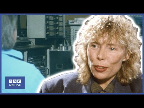 1986: JONI MITCHELL on how to WRITE GOOD MUSIC | Whistle Test Extra | Music | BBC Archive
