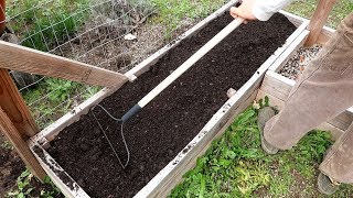 Amending Raised Garden Beds