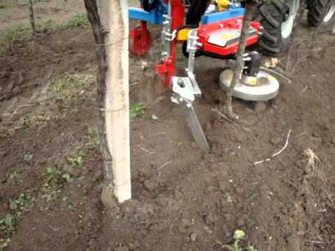 Attrezzatura per vigne con scalzatore rotativo e pulisci ceppo dx mod. EXPO SINGOLO R TOP