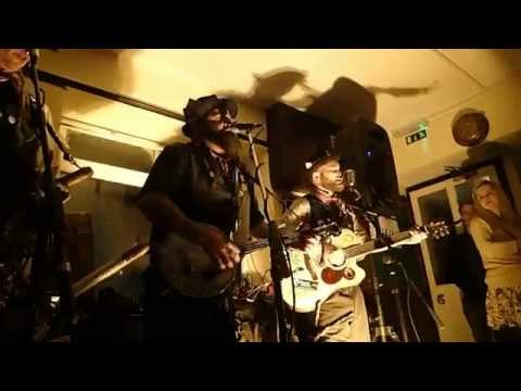 Hobo Jones and The Junkyard Dogs -  A House In The Woods 20/02/2015