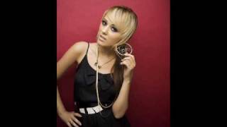 TyNiSHA KELi-Ohh WEE