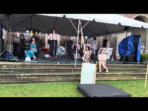 “Blue Skies” at the Roaring Twenties Lawn Party