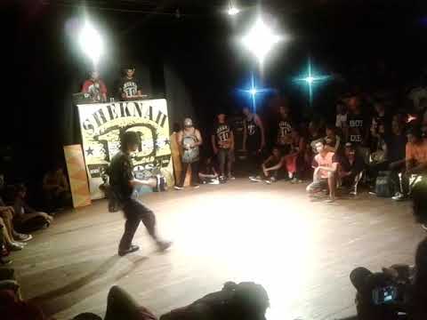 Bboy Léo (Estilos Crew) vs bboy thayson ( DF zulu) aniversário de 10 anos shekenah