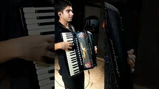 Giovani Sanfoneiro Tocando as melhores músicas do Voninho na sanfona #baile #somodao