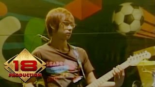 Download lagu Arema Voice - Singa Bola (Live Konser Malang 21 Juli 2010) mp3