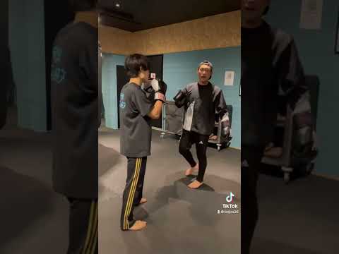 前蹴りの対処法