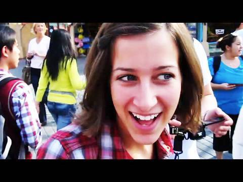 Behind The Scenes of Hollywood [Interactive] (12.19.09 - Day 233)