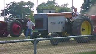 preview picture of video 'Fort Knox antique pulling tractor'