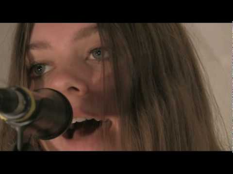ROTE RAUPE - Restgeräusch Sessions mit FIRST AID KIT (I Met Up With The King)