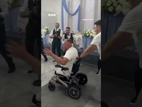 Ніщо не завадить танцям на весіллі, навіть якщо ти в колісному кріслі #shorts