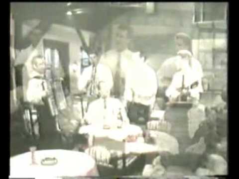 bolen lezi mlad stojan