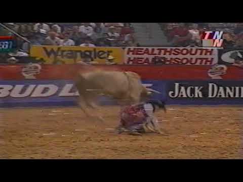Turkey Track slams Billy Robinson - 01 PBR Finals