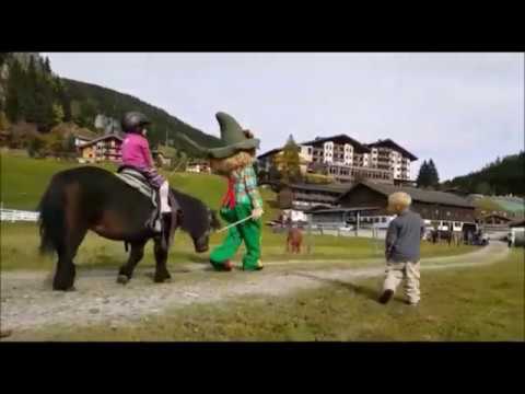 03. Almi beim Ponyreiten