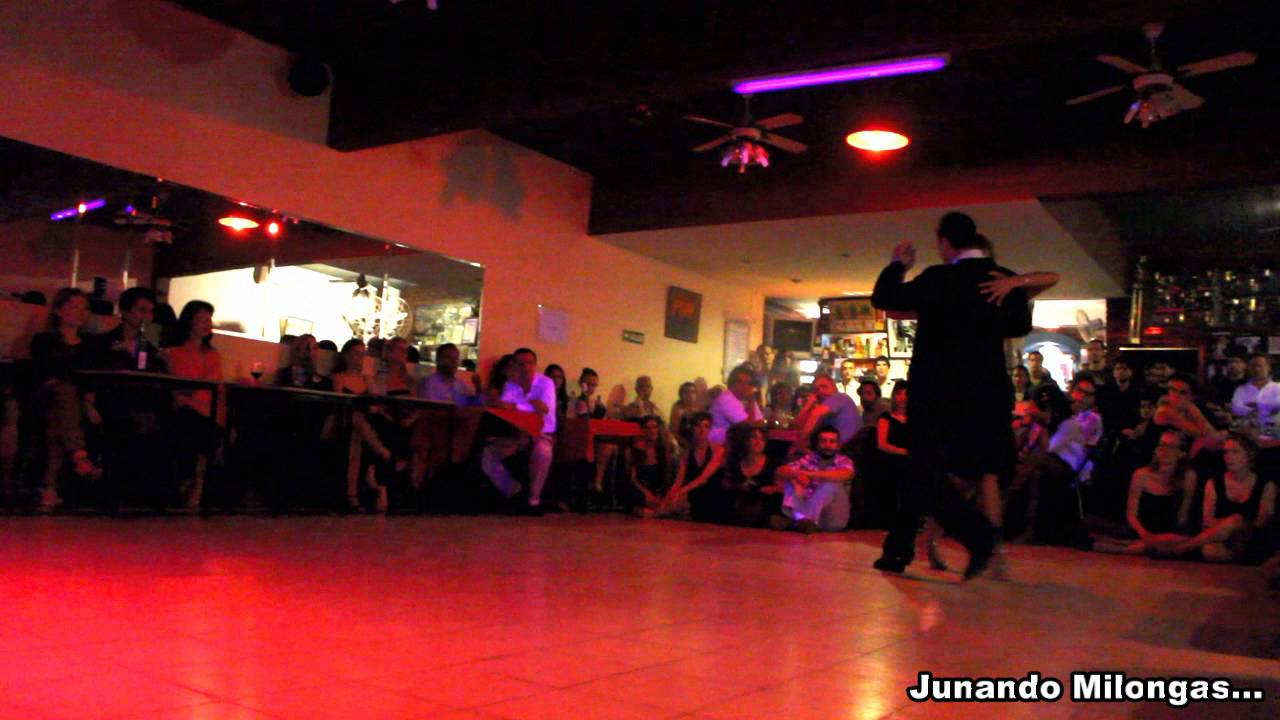 Video thumbnail for SOLEDAD LARRETAPIA Y RICARDO BIGGERI en MILONGA10