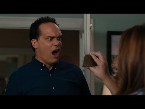 Katie Shares A Hobby with Greg - American Housewife