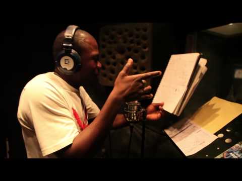 Ready Neutro Gravando a Faixa "Ndenu Kubata" Produzida Por Mad SuperStar