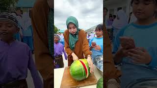 Download lagu ES BUAH UNTUK SEMUA PART 1 mp3 Download lagu ES BUAH UNTUK SEMUA PART 1 mp3