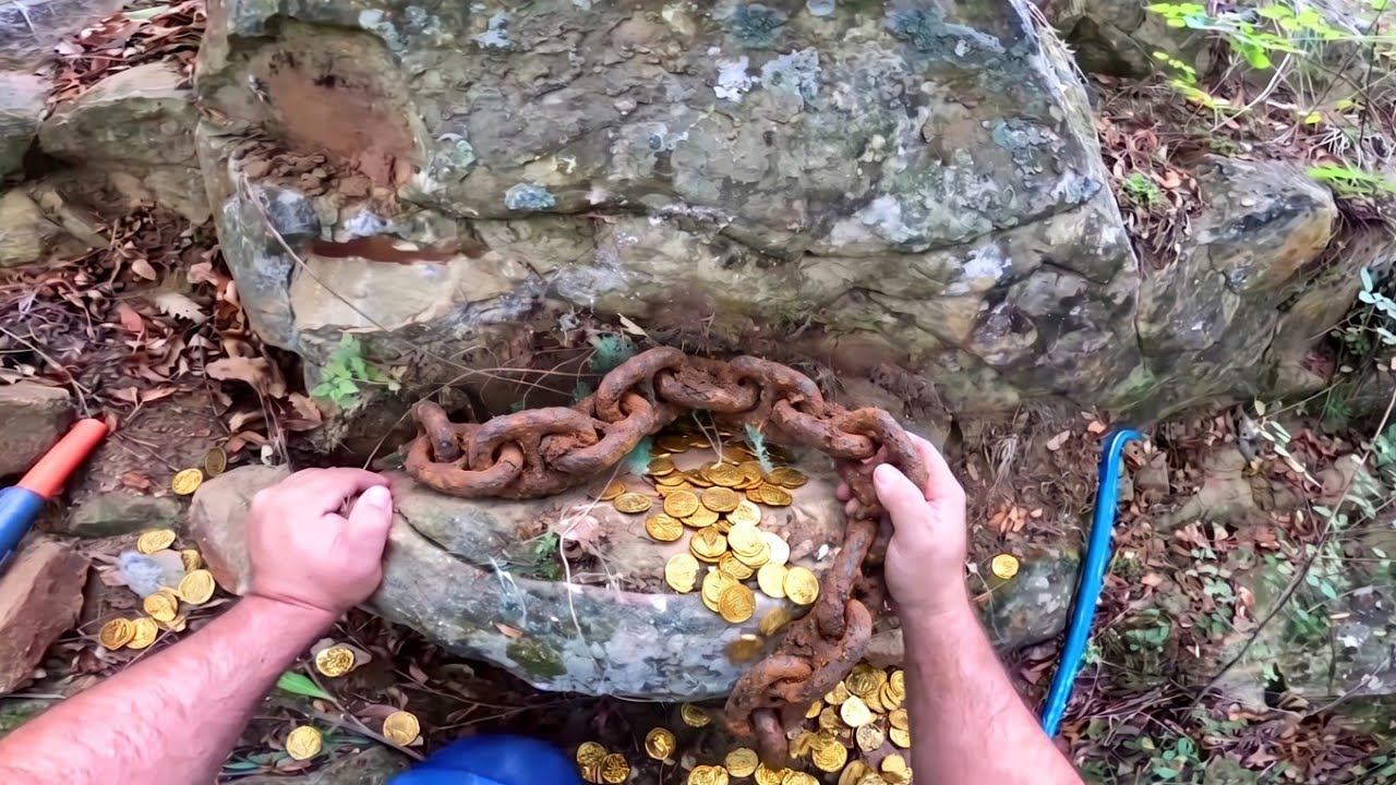 Kayadaki Kapağa Araladığımda Define Bulduğumu Anladım!!!