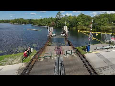 Big Chute marine railway - Lock 44 / Trent-Severn Waterway / Le ber roulant de Big Chute