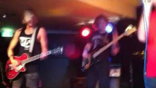 Not Gonna : Nine Sons Of Dan