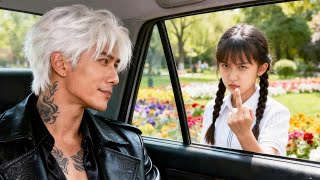 Ninguna mujer le interesaba al jefe… hasta que ella lo desafió con un dedo medio. ¡Y nació el amor!